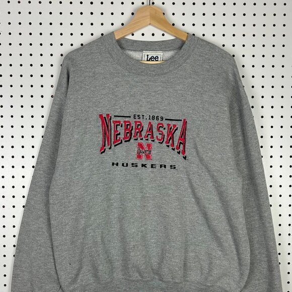 Nebraska Cornhuskers 90s Crewneck Medium Embroidered Gray USA Sweatshirt Red Y2K - Picture 2 of 6